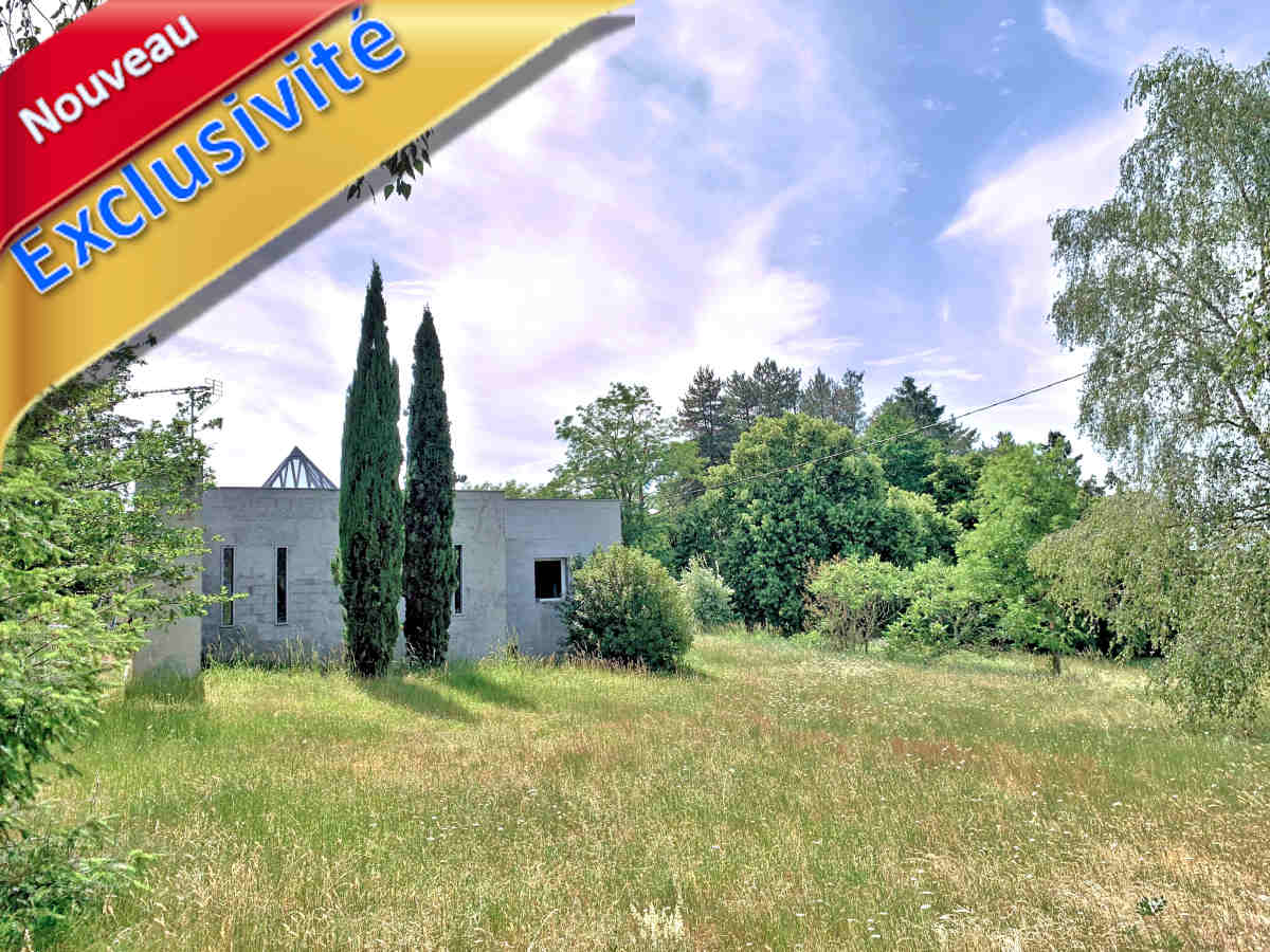 Loft à vendre entre Moulins et Saint-Pourçain 03 Allier, viager occupé au milieu des vignes. 230 m² de plain-pied dans parc d’1,6 ha, vue sur le Val d’Allier